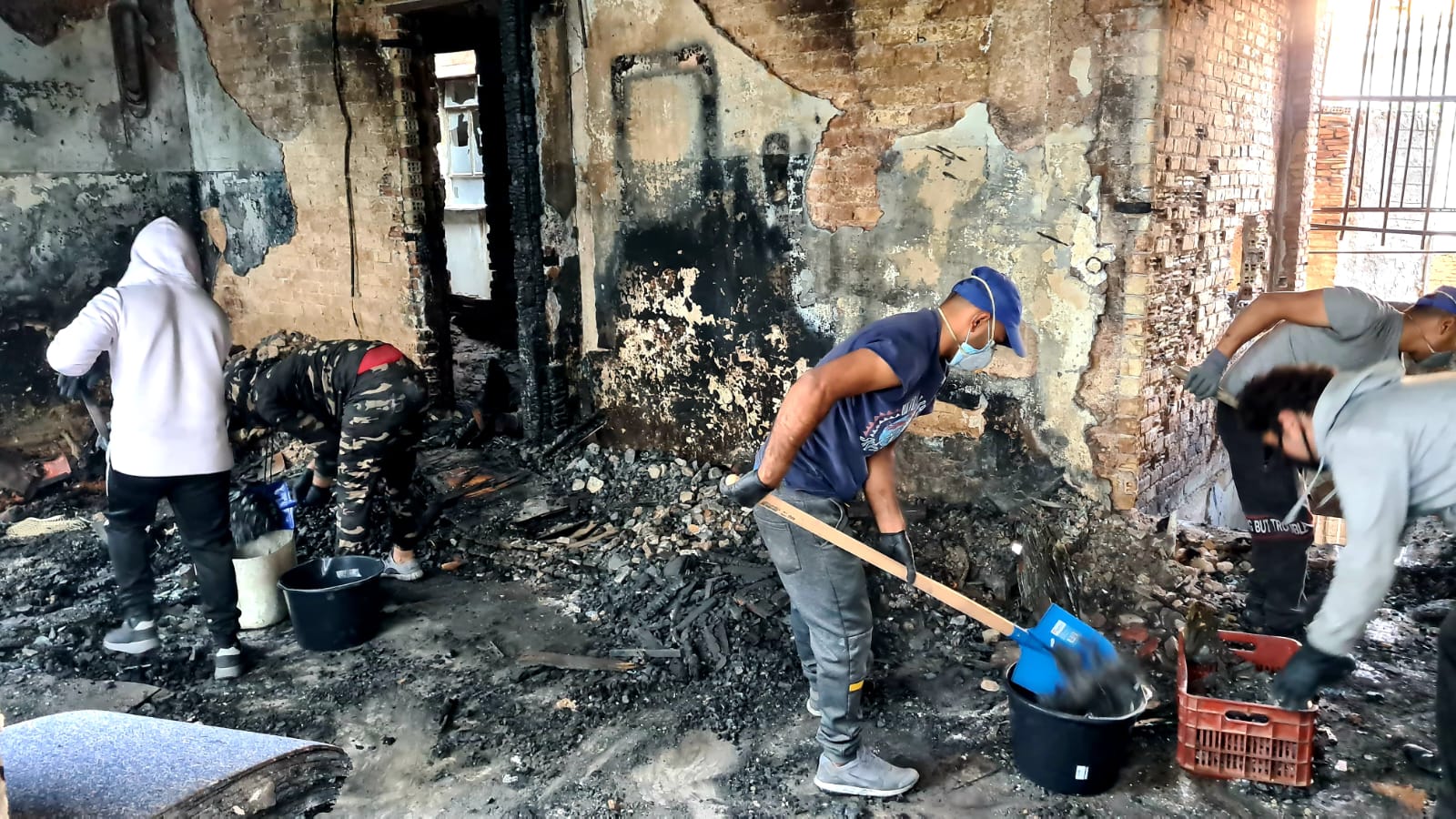 καθαρισμός σπιτιού από πυρκαγιά, καθαρισμοί μετά από φωτιά, ειδικοί καθαρισμοί φωτιάς, εταιρία καθαρισμού, καθαρισμός χώρου μετά από πυρκαγιά